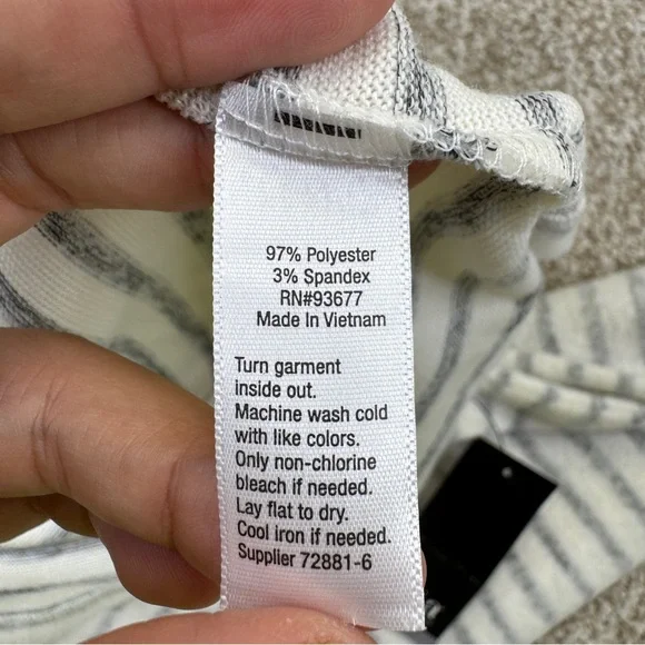 a.n.a Gray and White Knit Sweater Womens size XL - Picture 12 of 12